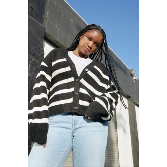 Black/White Striped Cardigan - Picture 2 of 9